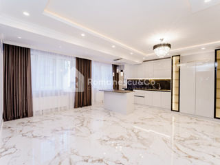 Apartament cu 3 camere, 107 m², Centru, Chișinău