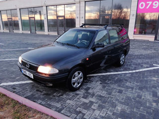 Opel Astra foto 1