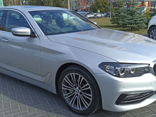 BMW 5 Series foto 4