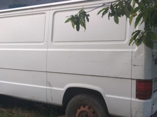 Mercedes D100 фото 1