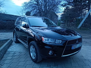 Mitsubishi Outlander foto 2