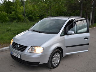 Volkswagen Touran foto 7