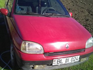 Renault Clio foto 4