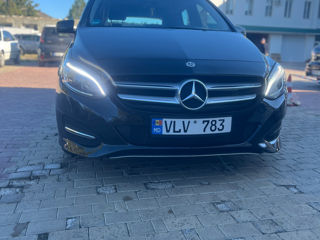 Mercedes B-Class foto 2