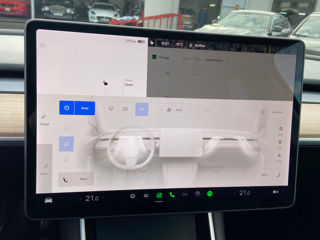 Tesla Model Y foto 13