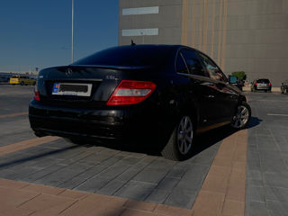 Mercedes C-Class foto 2