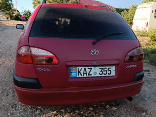 Toyota Avensis foto 6