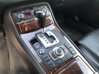 Audi A8 foto 14