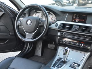 BMW 5 Series foto 7