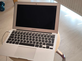 Vind MackBook Air Model- A1465 lucreaza Icloud Curat doar SSD ceva greseala poate trebuie schimbat foto 5