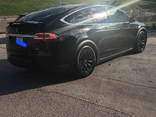 Tesla Model X foto 4