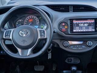 Toyota Yaris foto 15