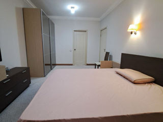 Apartament cu 2 camere, 127 m², Centru, Chișinău foto 7