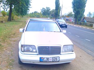 Mercedes Series (W124) foto 3