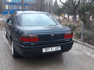 Opel Omega foto 4