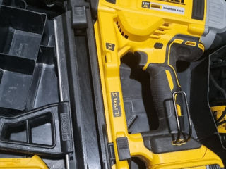 DeWalt DCN890P2