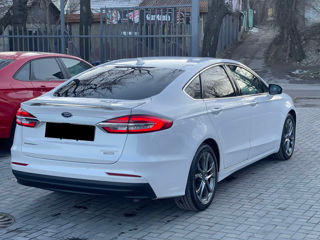 Ford Fusion foto 6