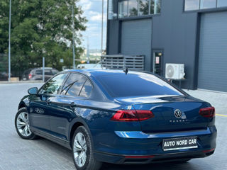 Volkswagen Passat foto 3