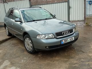 Audi A4 foto 1