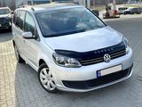 Volkswagen Touran foto 2