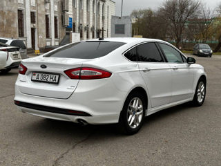 Ford Fusion foto 3