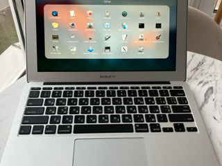 Apple MacBook Air 11-inch mid 2013 A1465 i5 ssd 128gb Mac OS Monteray foto 9