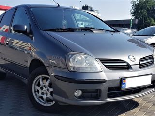 Nissan Almera Tino foto 1