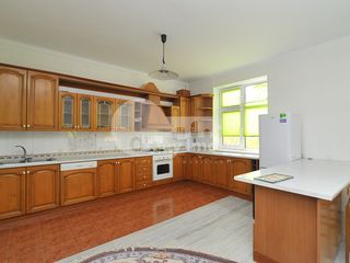 Apartament cu 3 camere, reparație euro, Centru, 450 € ! foto 6