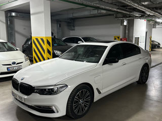 BMW 5 Series foto 2