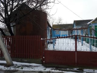 продаю дом в центре села  циплицешть р-н сынжерей foto 4