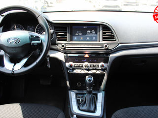 Hyundai Elantra foto 10