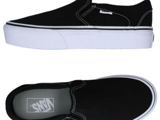 Vans,  Mărimea disponibilă este 40.5,26 cm