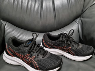 Asics foto 3