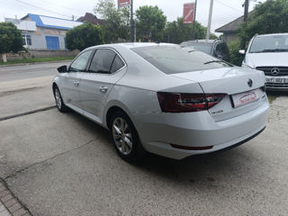Skoda Superb фото 5