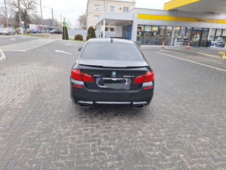 BMW 5 Series foto 8