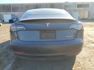 Tesla Model 3 foto 5