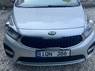 KIA Carens foto 1