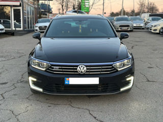 Volkswagen Passat foto 2