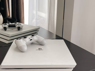 PlayStation 4 pro 1Tb White foto 2