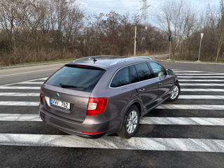 Skoda Superb foto 2