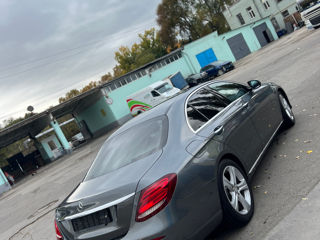 Mercedes E-Class foto 3