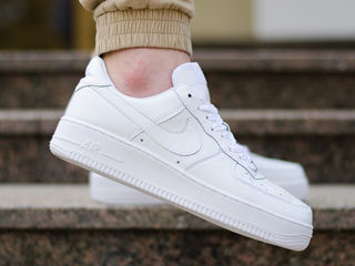 Nike Air force clasic white din piele foto 8