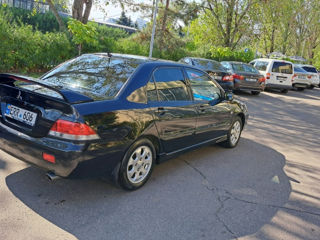 Mitsubishi Lancer foto 6