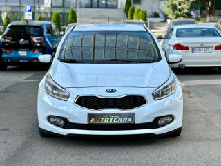 KIA Ceed foto 2