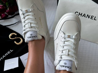 Chanel Low Top White Sneakers foto 7