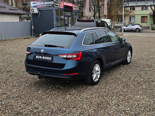 Skoda Superb foto 4