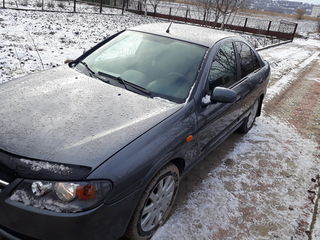 Nissan Almera foto 3