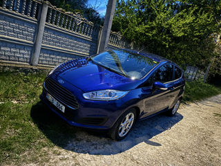 Ford Fiesta foto 2