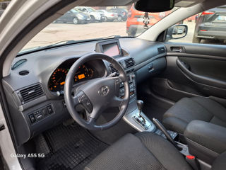 Toyota Avensis foto 5