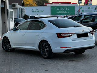 Skoda Superb foto 3